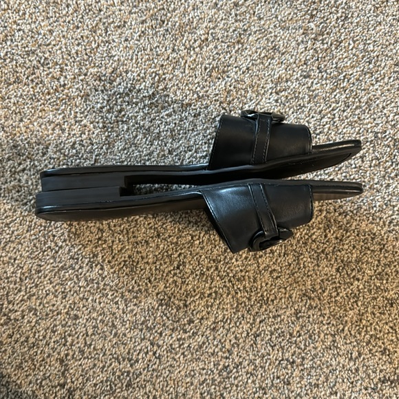 Unisa Chain Embellished Slip On Sandals - size 8 NEW - Picture 8 of 10